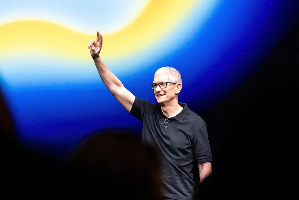 Apple CEO Tim Cook Is Stepping Down. Here's Who's Taking Over.