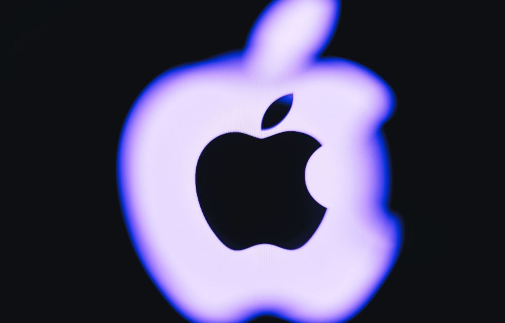 Apple Is in Talks With Intel and Samsung About Building Chips